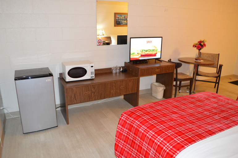 Bedroom 2, A1 Motel, Division No. 2
