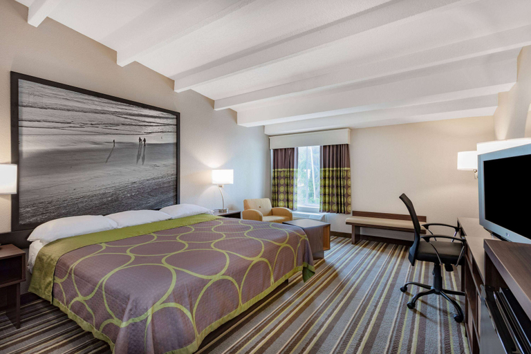 Bedroom 3, Super 8 by Wyndham Melbourne, Brevard