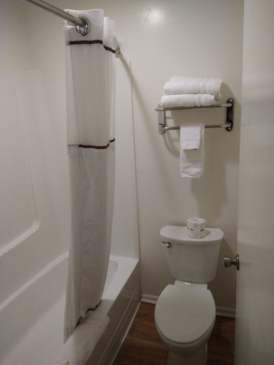 Bathroom 5, High Desert Inn, Sevier