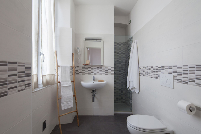 Bathroom 5, Affittacamere dei Mille, La Spezia