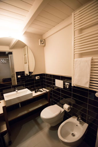 Bathroom 3, Assunta Domus, Rome