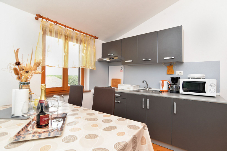 Others 5, Apartment 1629, Pula