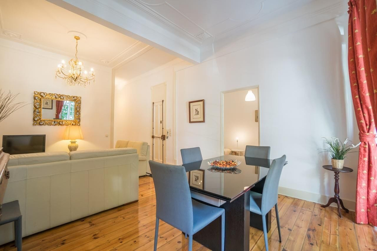 Others 4, Campo Pequeno 3 Bedroom Apartment, Lisbon