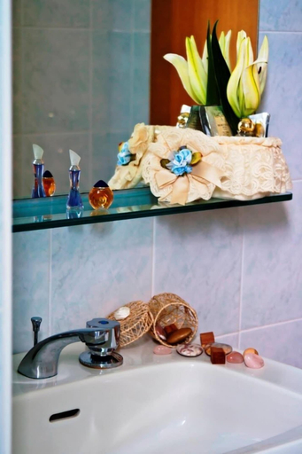 Bathroom 4, Hotel Hamilton, Rimini