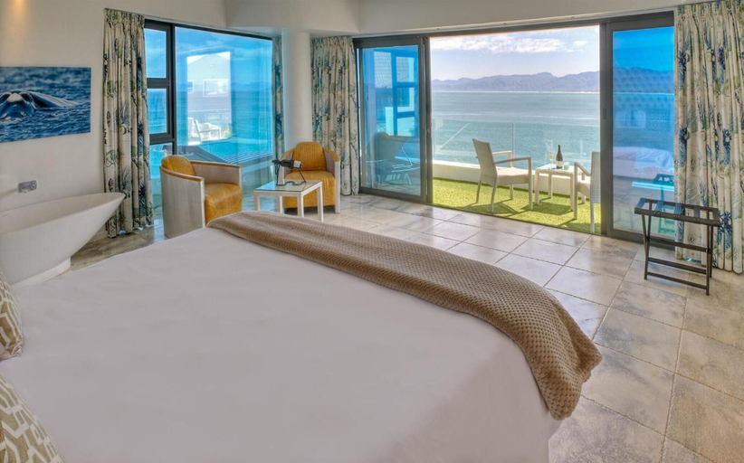 Bedroom 2, Sea Star Cliff, Overberg