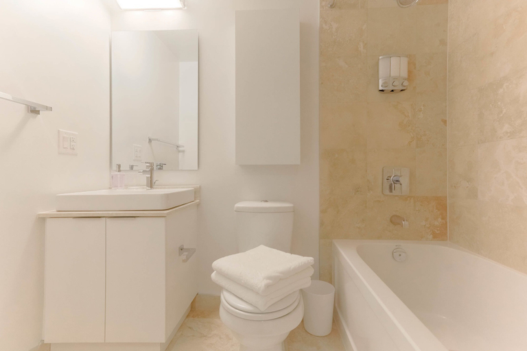 Bathroom 3, Noel Suites - York and Simcoe, Toronto