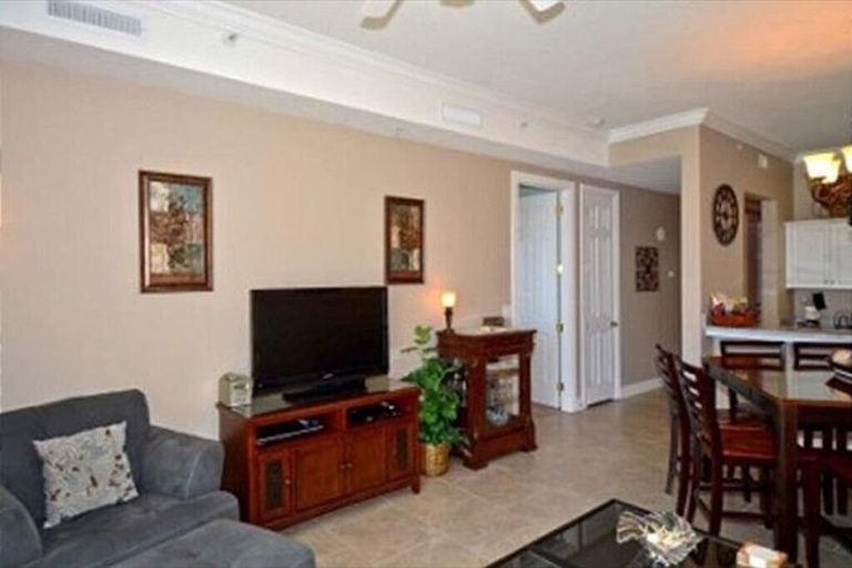 Others 5, Ocean Ritz 2202, Bay