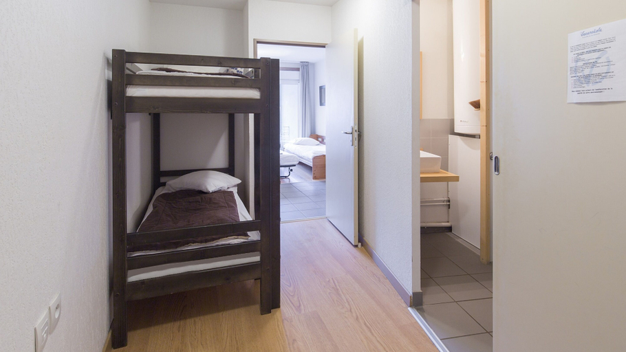 Bedroom 2, Vacancéole - Les Jardins de Balnéa, Hautes-Pyrénées