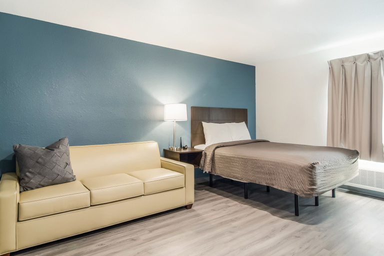 Bedroom 3, WoodSpring Suites Smyrna-La Vergne, Rutherford