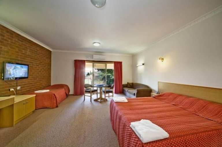 Bedroom 3, Paradise Lakes Motel, Shepparton