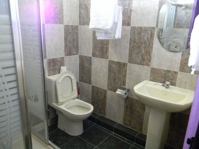 Bathroom 3, VillaOSoleil Apartments