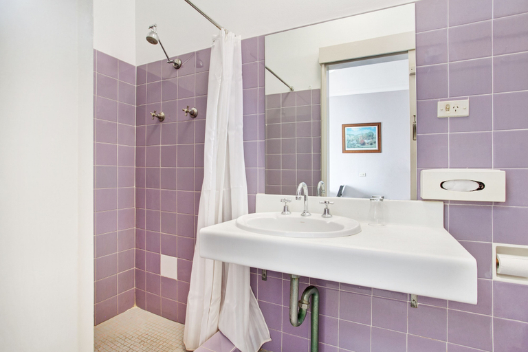 Bathroom 4, Gateshead Tavern Motel, Lake Macquarie - East