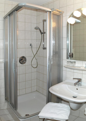 Bathroom 4, Gasthof Zur Sonne, Günzburg