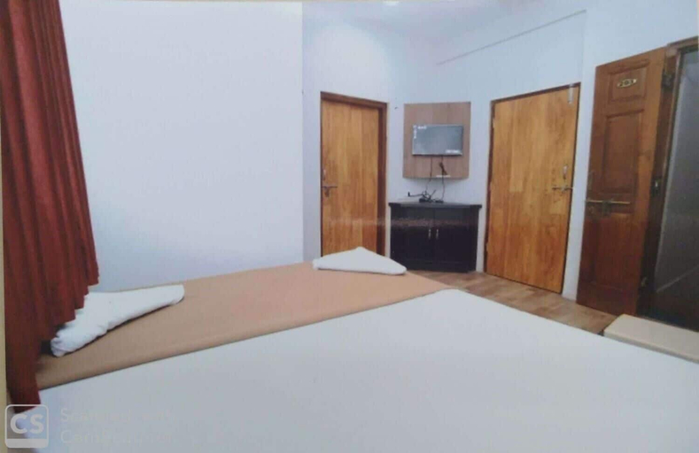 Bedroom 2, Rajhuns Deluxe Lodging, Kolhapur