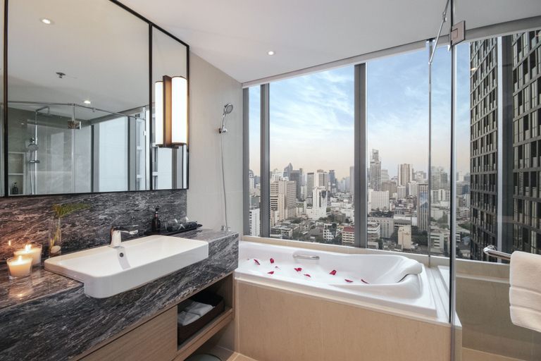 Bathroom 5, Sivatel Bangkok, Ratchathewi