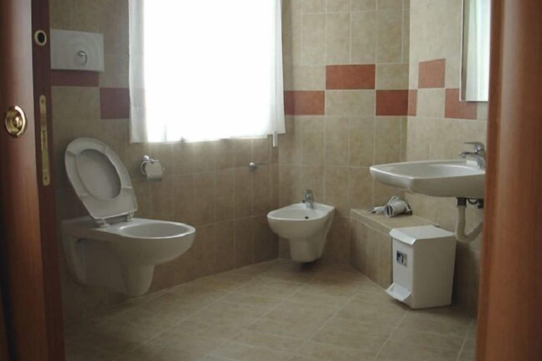Bathroom, Coste Del Lago, Campobasso