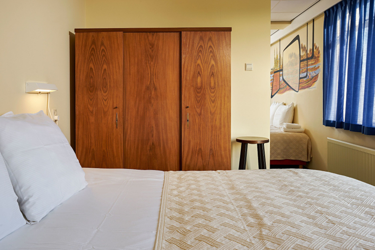 Bedroom 4, Pension Homeland, Amsterdam