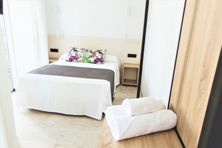 Bedroom 4, Botaniq Hotel Boutique, Almería