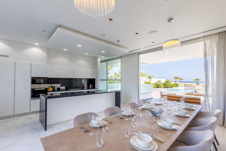 Food & Drinks 5, Tranquility Beachfront Villa
