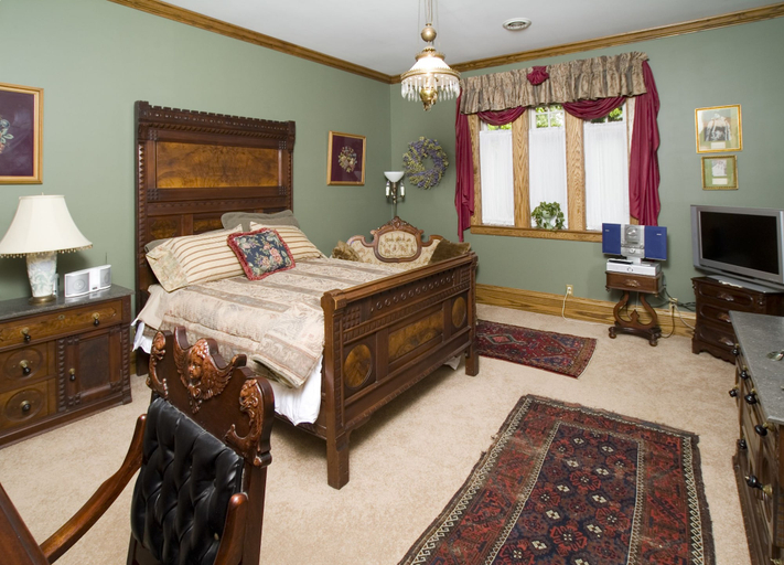 Bedroom 2, The Victorian Tudor Inn, Sandusky