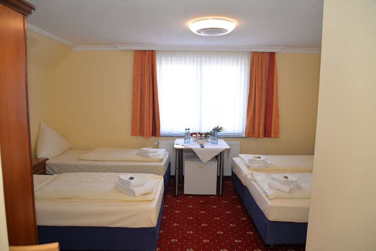 Bedroom 3, Hotel Neugrabener Hof, Hamburg