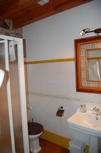 Bathroom 4, Casa Rural O Vilar, A Coruña