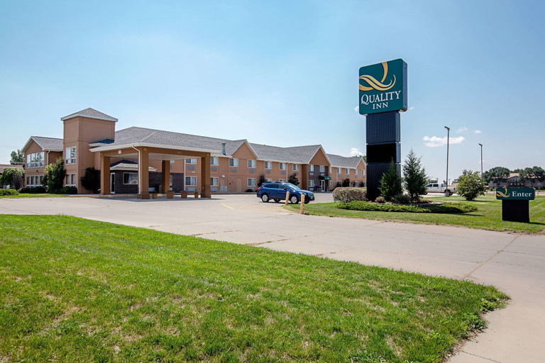 Exterior & Views 1, Quality Inn Huron, Beadle