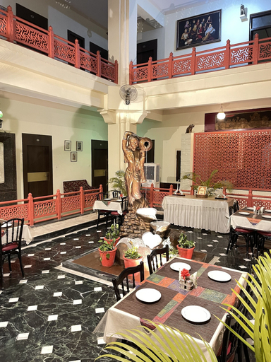Food & Drinks 4, Hotel Navrang, Kota