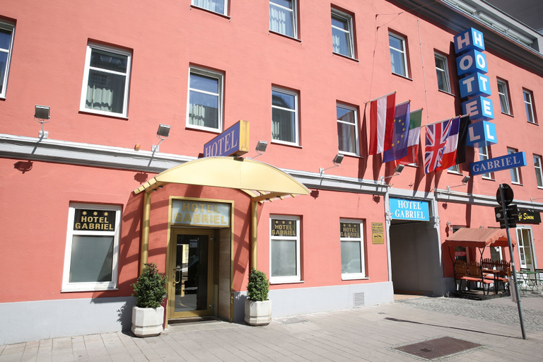 Exterior & Views 2, Gartenhotel Gabriel City, Wien