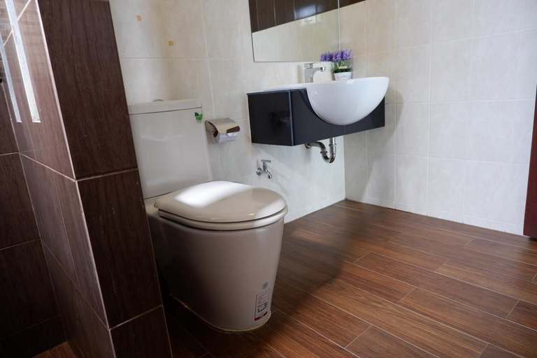 Bathroom 4, Khao Sok Nature Place, Phanom