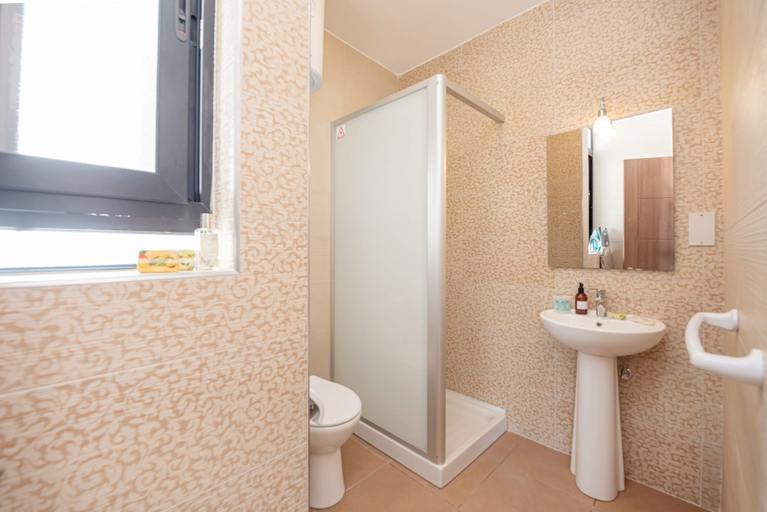 Bathroom 4, Harbour Lights Seafront Penthouse by Getaways Malta, Saint Paul's Bay