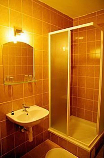 Bathroom 5, Penzion* ADONAI SLOVAKIA, Banská Bystrica