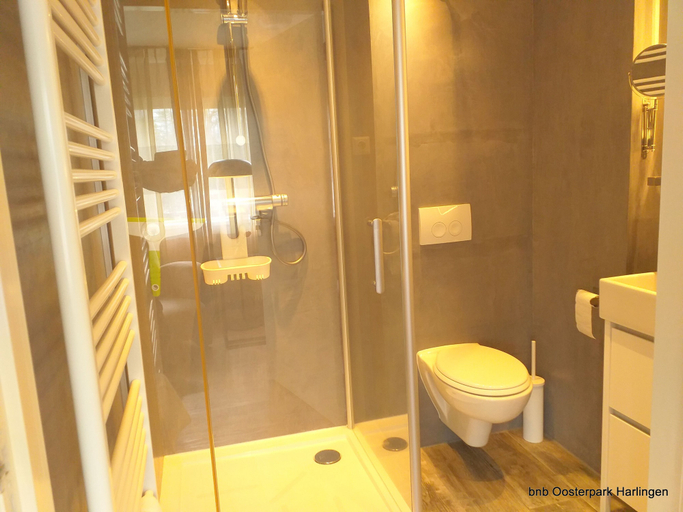 Bathroom 3, B&B Oosterpark, Harlingen