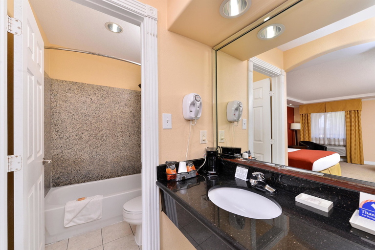 Bathroom 4, Americas Best Value Inn Angleton, Brazoria