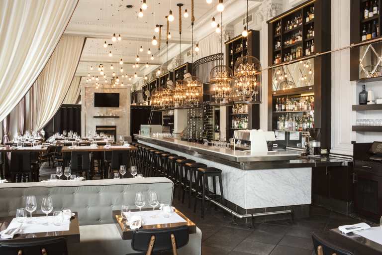 Food & Drinks 5, Hotel Place d'Armes, Montréal