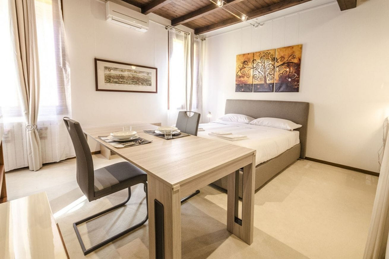 Room 2, Borgo San Pietro Studio, Bologna