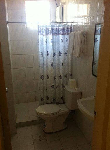 Bathroom 4, Tondaligan Beach Hotel, Dagupan City