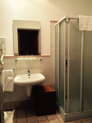 Bathroom 5, Albergo San Lorenzo, Cuneo