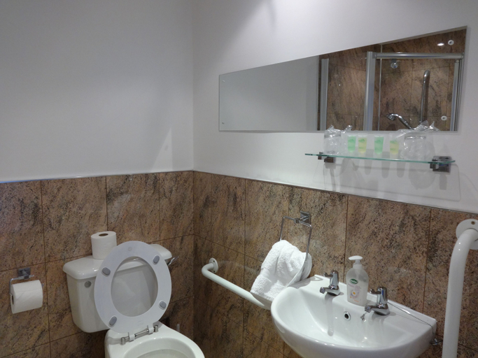 Bathroom 4, Dumfries Villa, Dumfries and Galloway