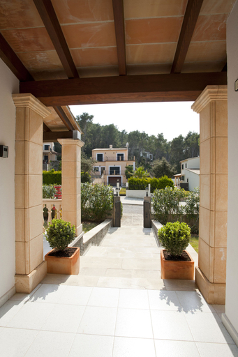 Others 5, Villa Tomas, Baleares