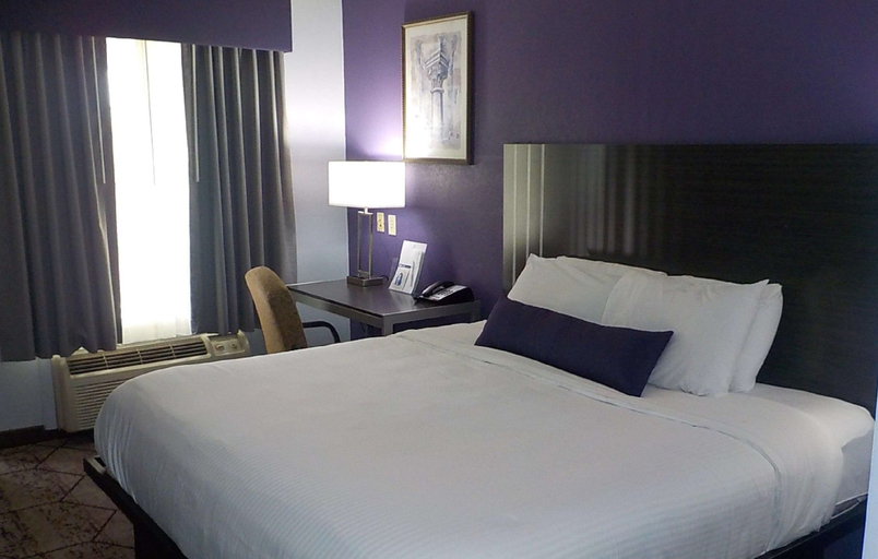 Bedroom 3, SureStay Plus Hotel by Best Western Warner Robins AFB, Houston
