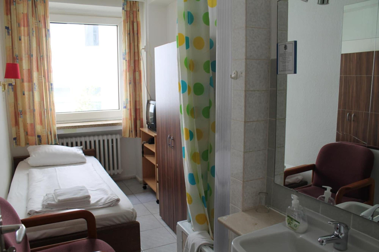 Bedroom 4, Hotel Lilienhof, Hamburg