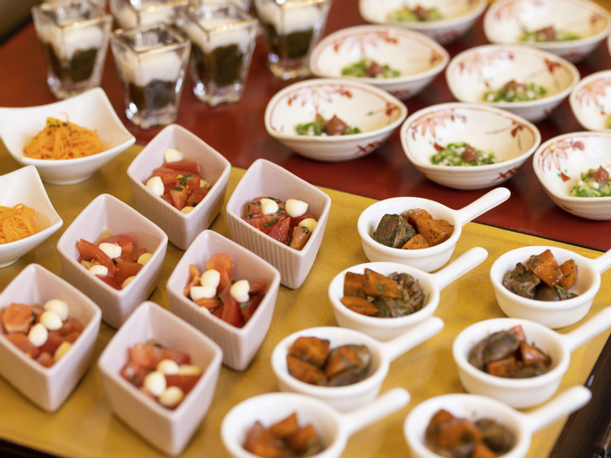 Food & Drinks 18