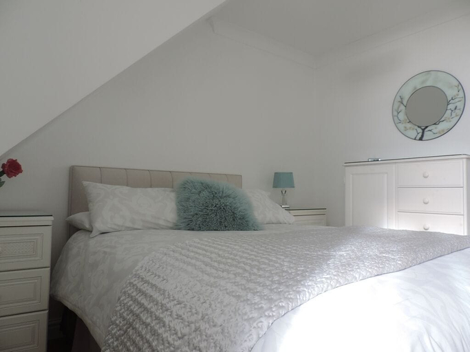 Bedroom 2, Sea Breeze Apartment Near the Eden Project, Cornwall