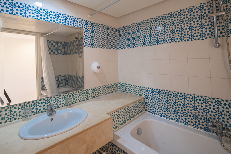 Bathroom 4, Hotel Dar Khayam, Hammamet