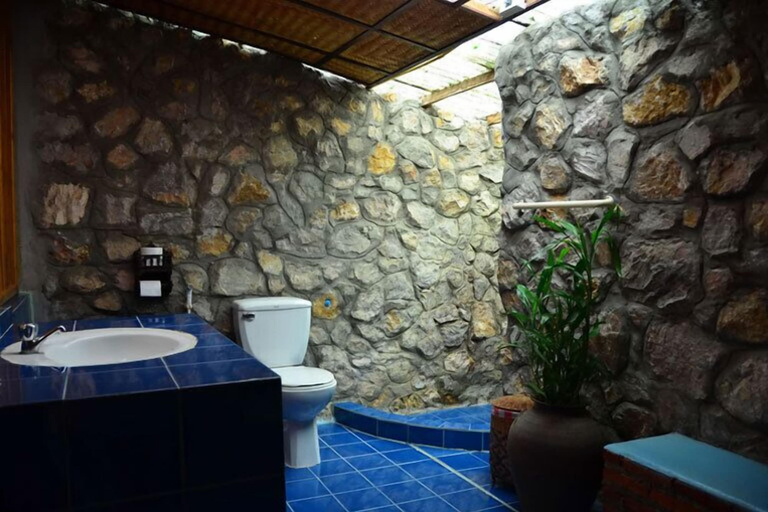 Bathroom 5, Thongbay Guesthouse Luang Prabang, Luang Prabang