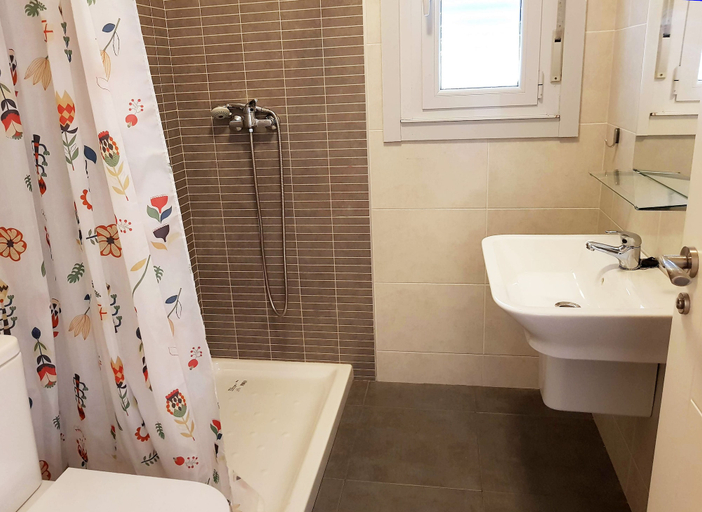 Bathroom, Apartamentos Aguiño Ribeira 3000, A Coruña