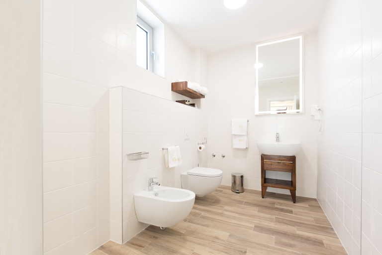 Bathroom 4, Hotel Tesla - Smart Stay, Belgrade