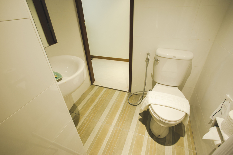 Bathroom 4, Chada Mantra Hotel, Muang Chiang Mai