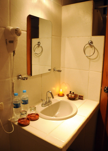 Bathroom 4, Seven Mapi Hotel, Urubamba